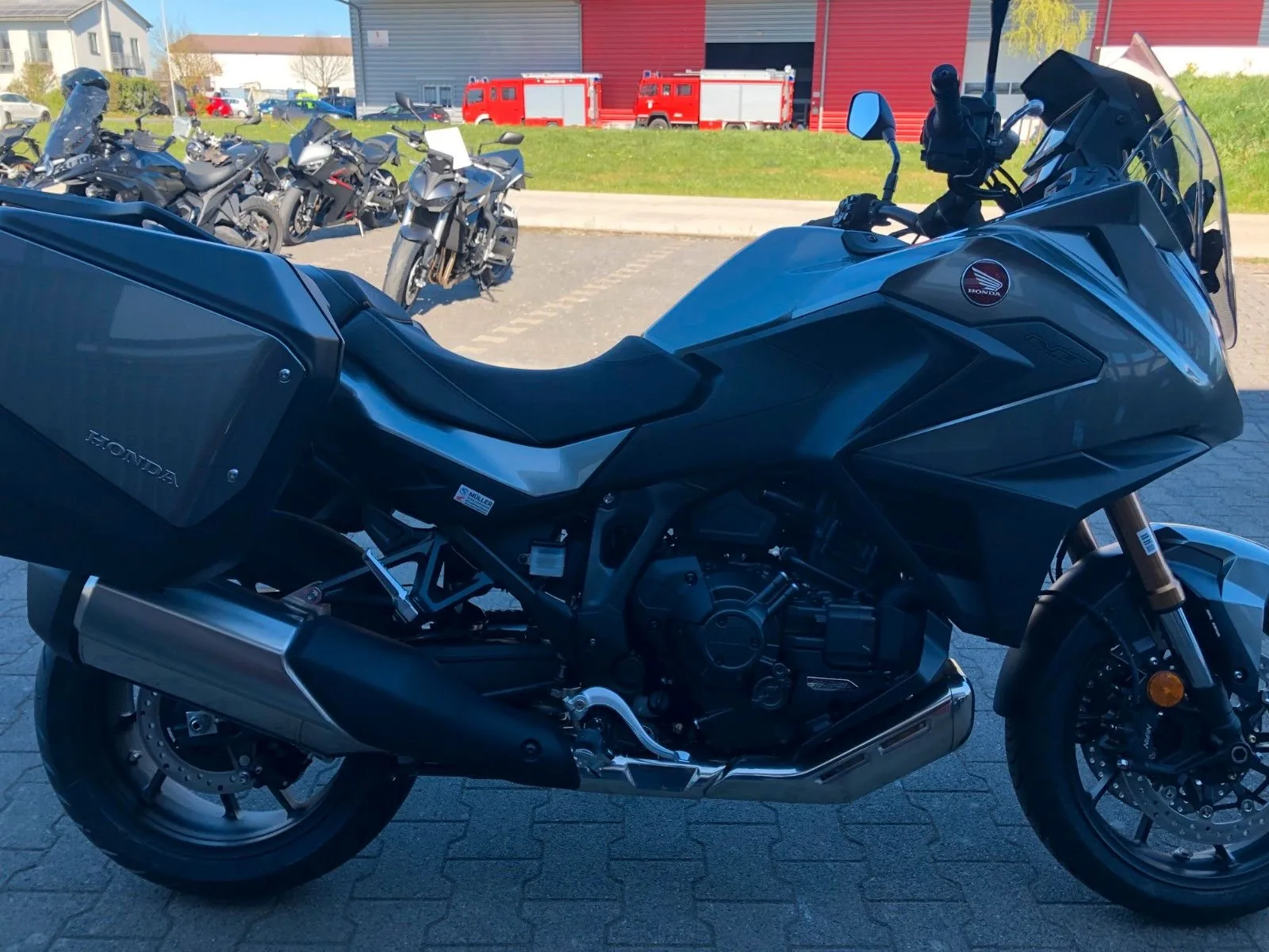 Honda NT1100 DCT Electronic Suspension