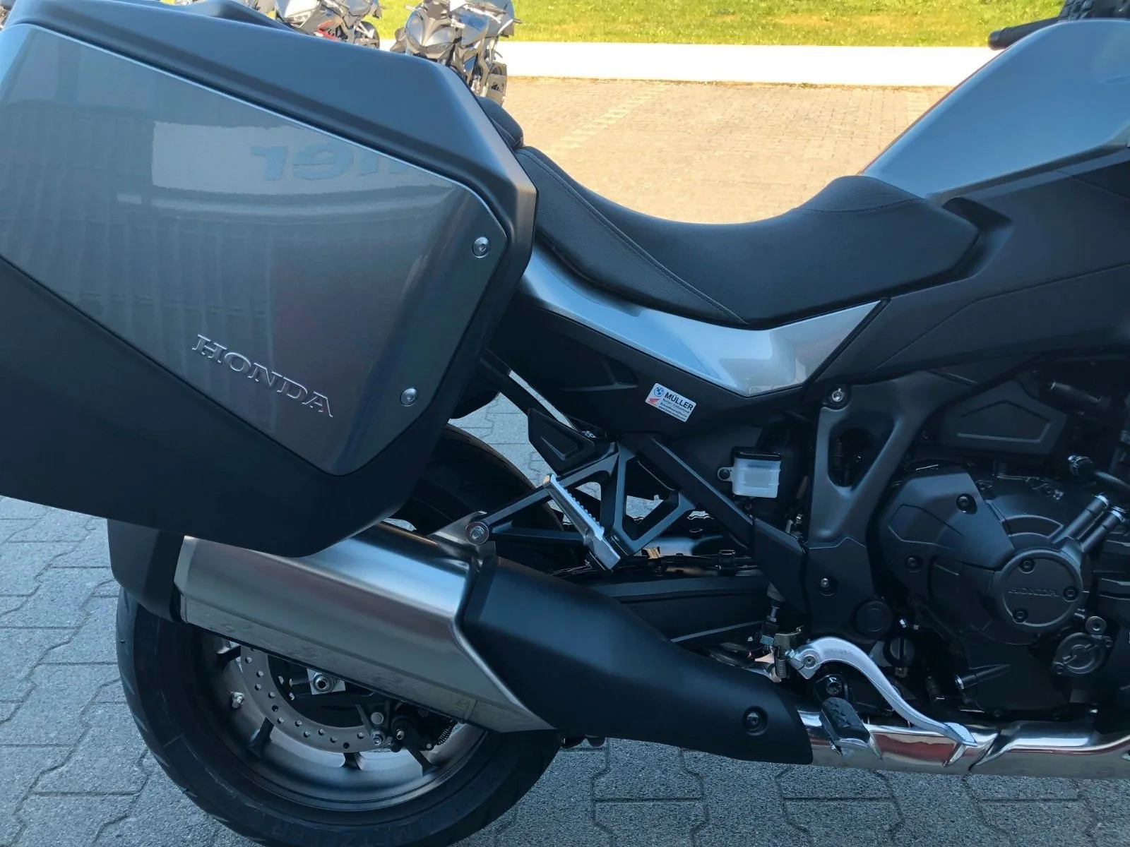 Honda NT1100 DCT Electronic Suspension