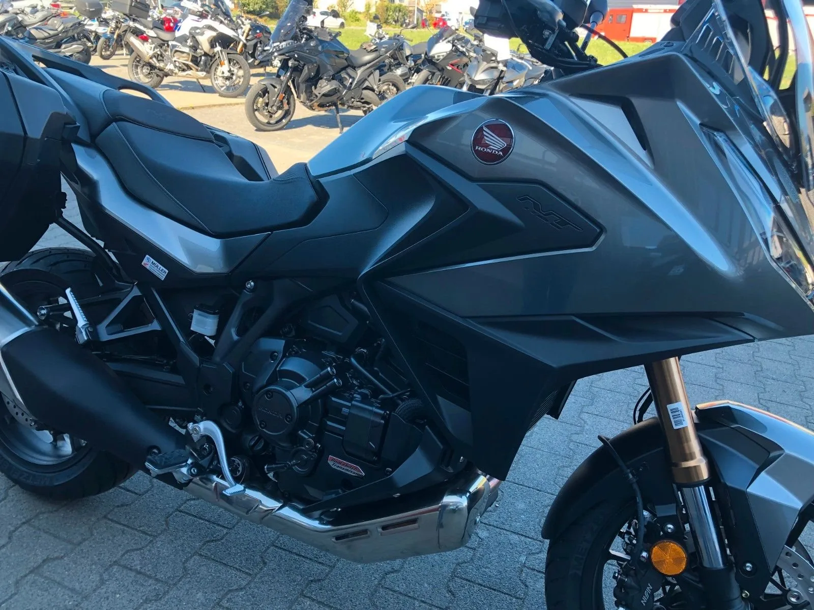 Honda NT1100 DCT Electronic Suspension