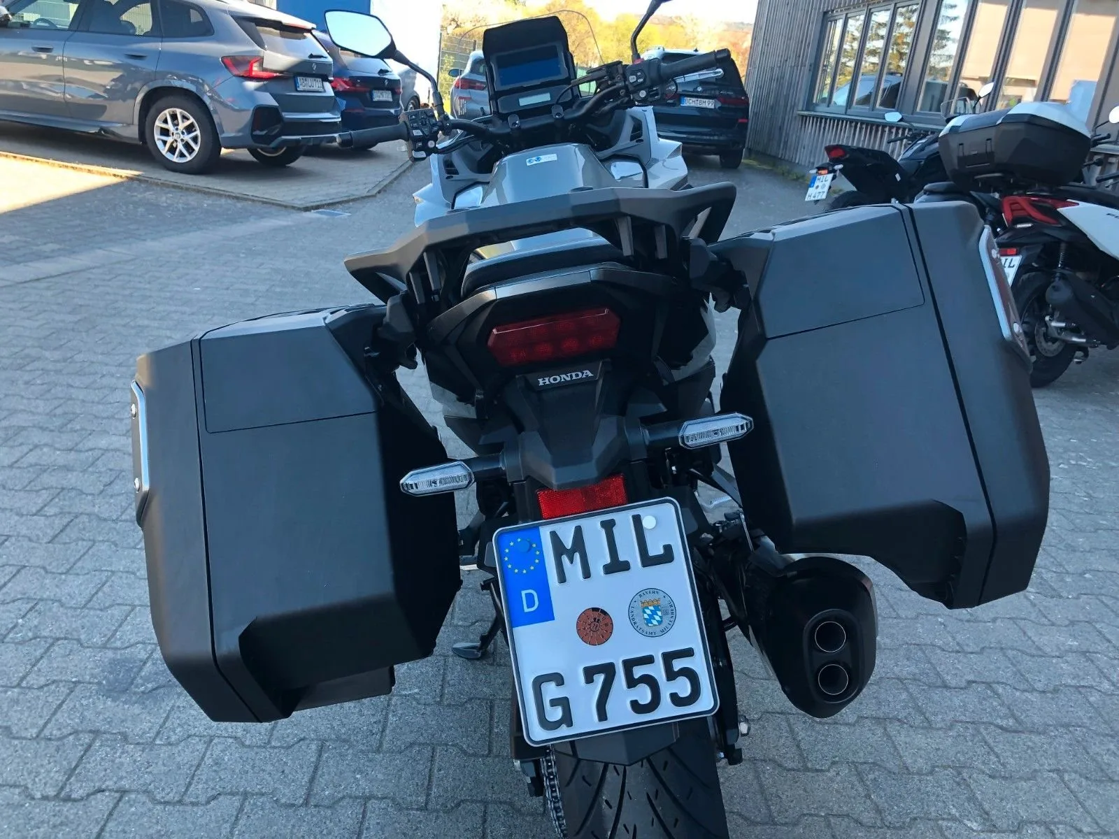 Honda NT1100 DCT Electronic Suspension
