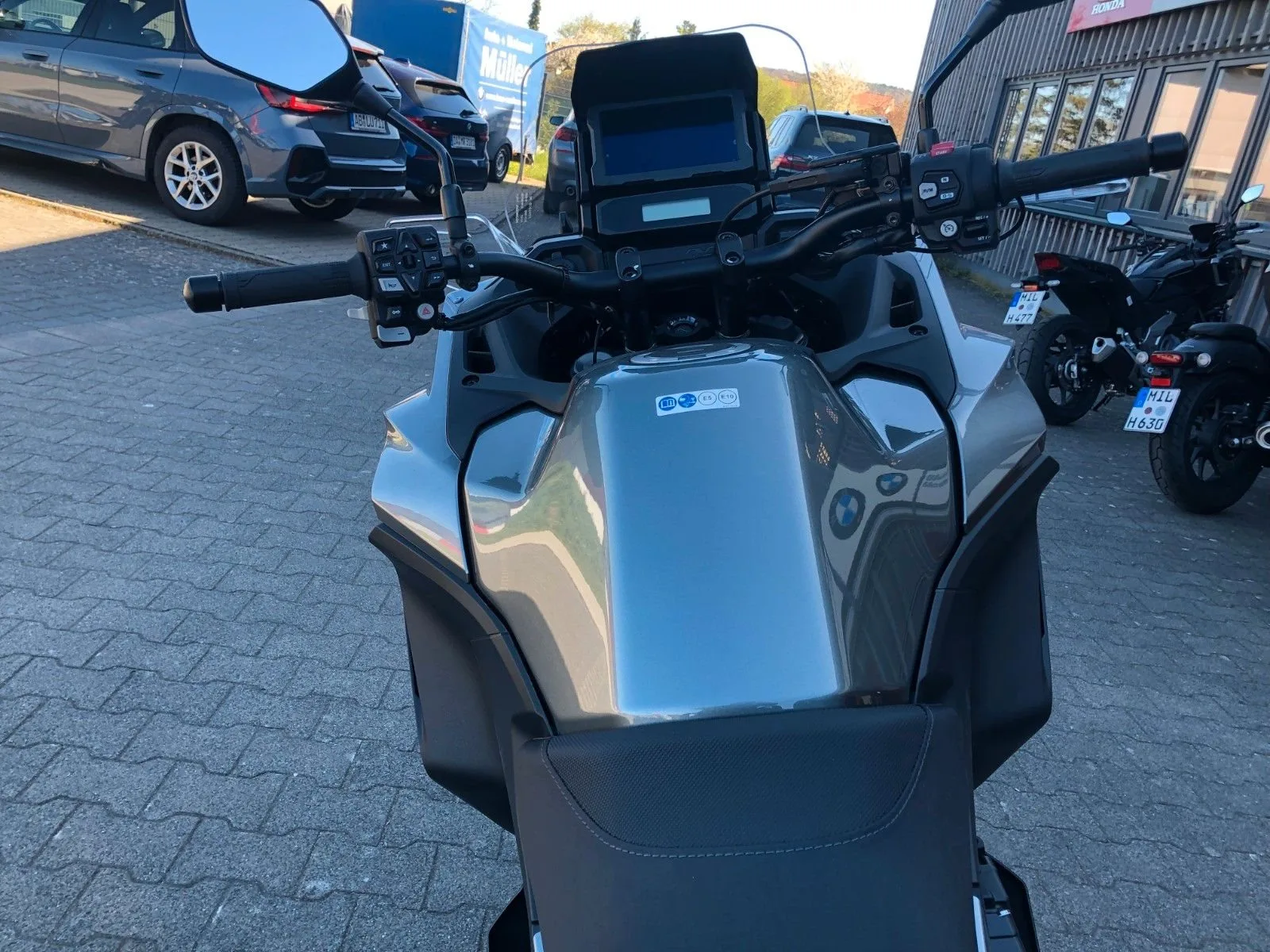 Honda NT1100 DCT Electronic Suspension