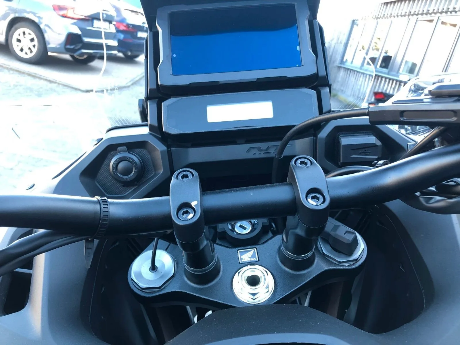 Honda NT1100 DCT Electronic Suspension