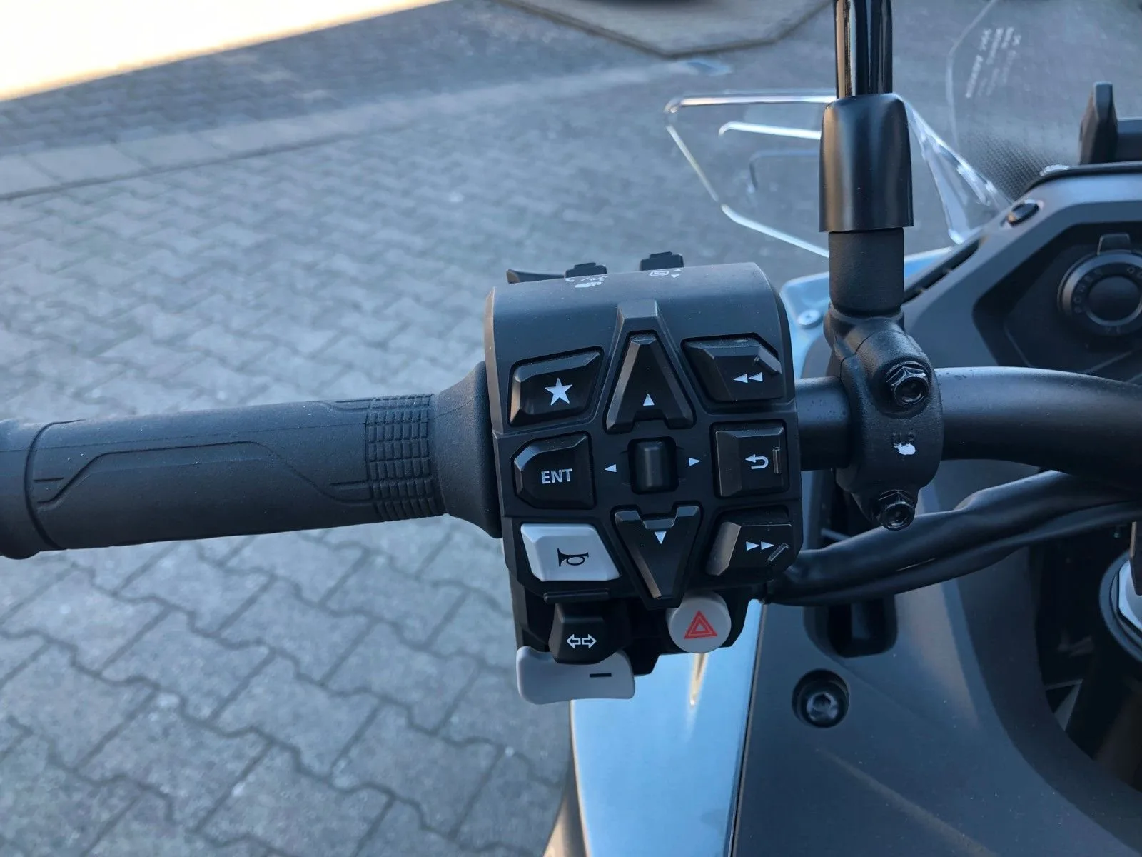 Honda NT1100 DCT Electronic Suspension