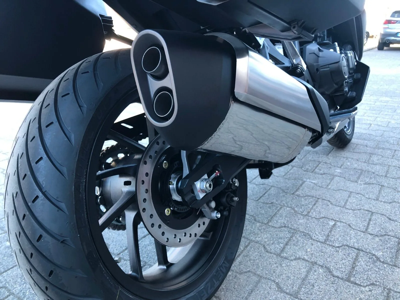 Honda NT1100 DCT Electronic Suspension