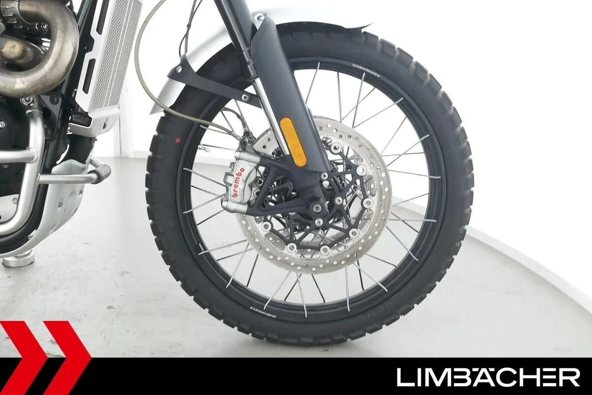 Triumph Scrambler 1200 XC