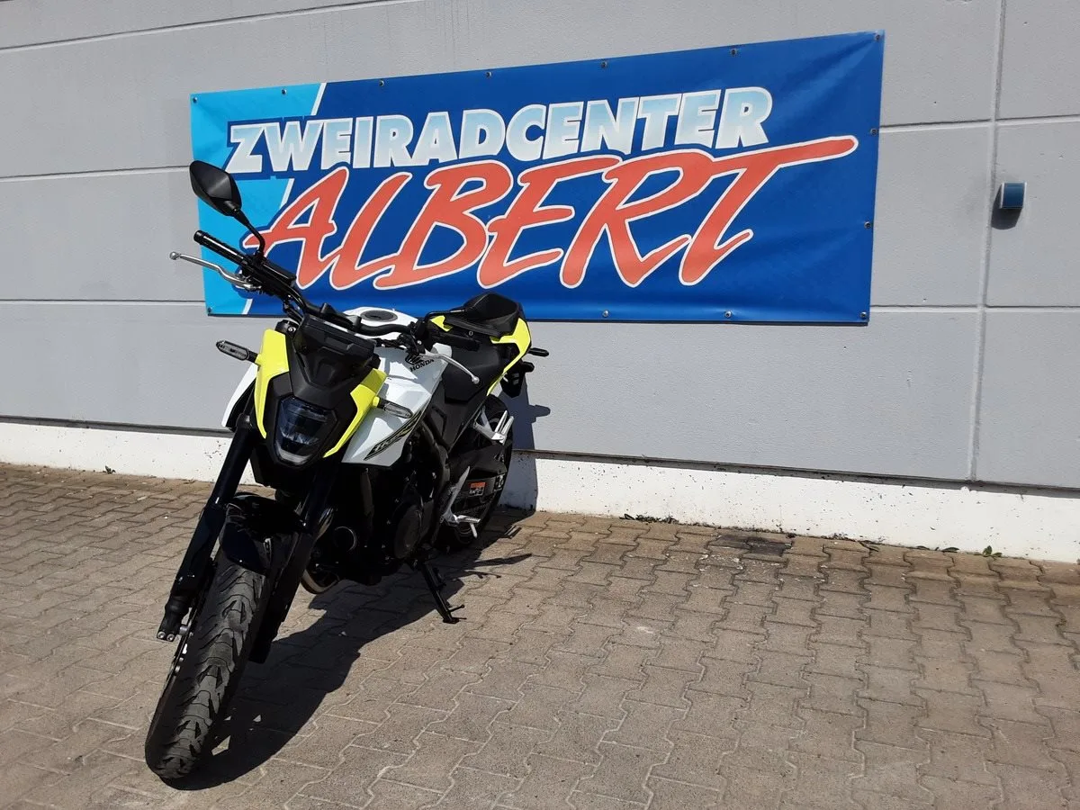 Honda CB500 Hornet E-Clutch