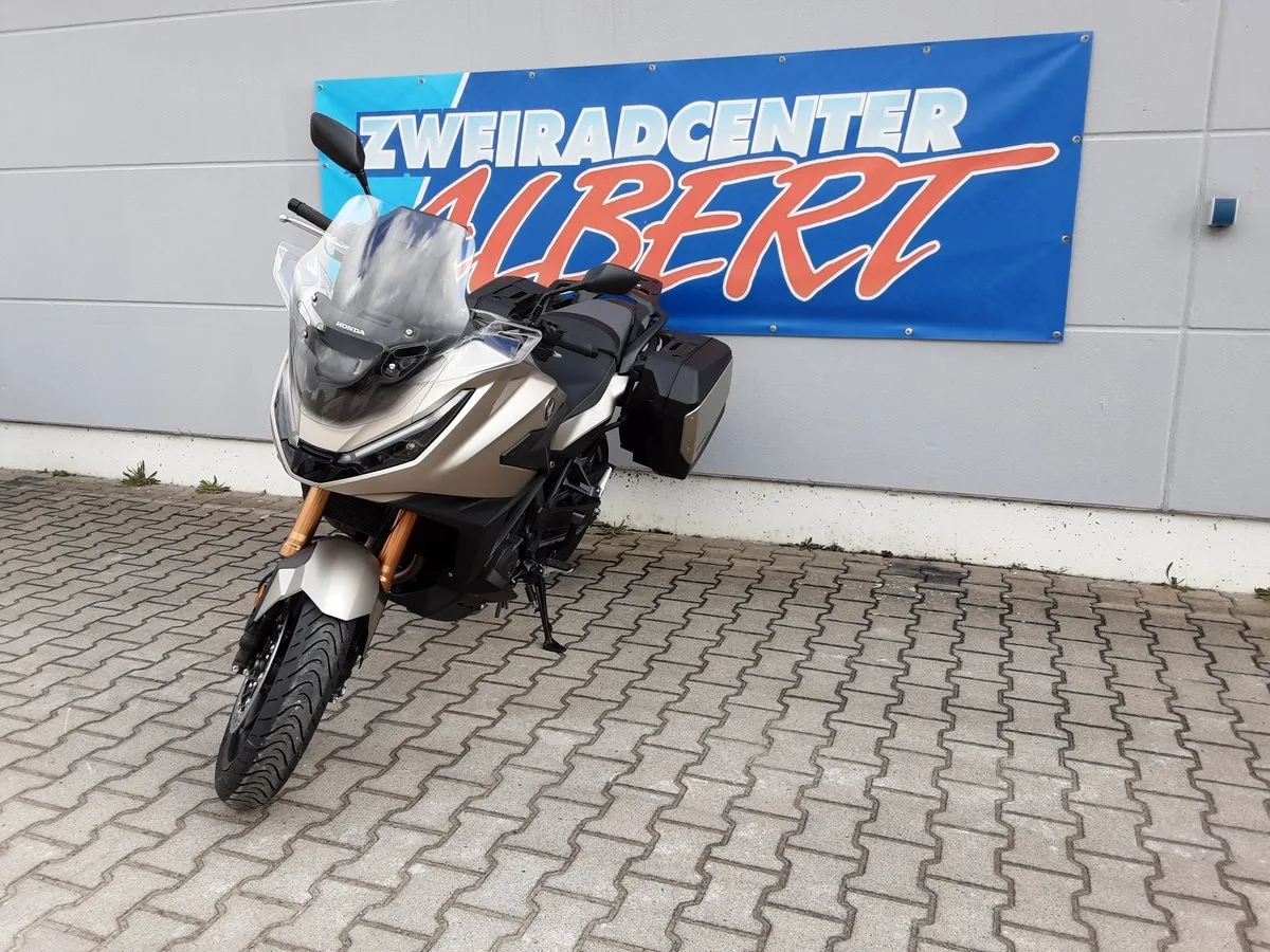 Honda NT1100 DCT Electronic Suspension