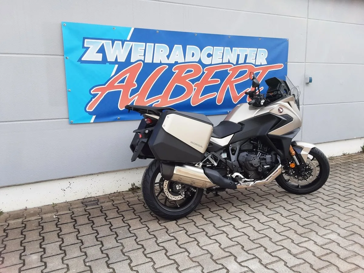 Honda NT1100 DCT Electronic Suspension