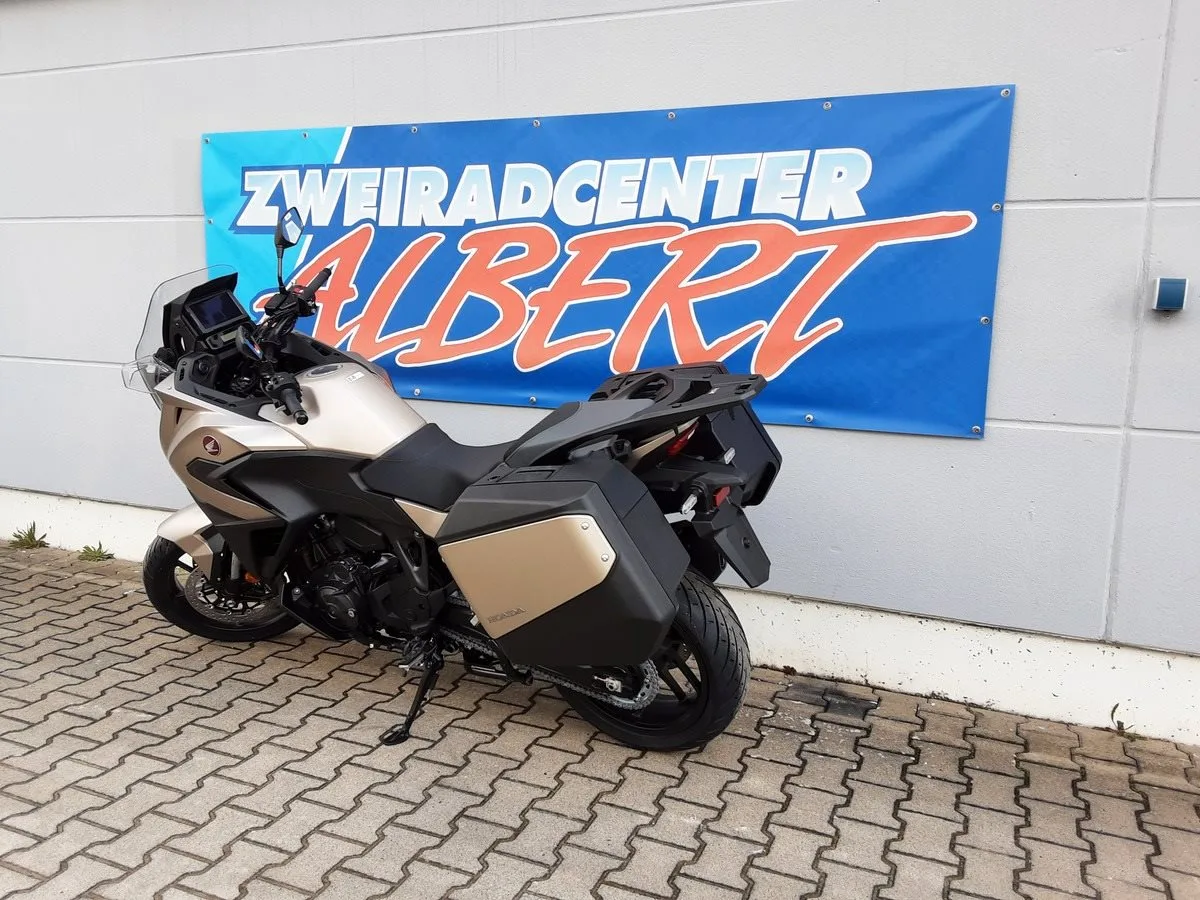 Honda NT1100 DCT Electronic Suspension