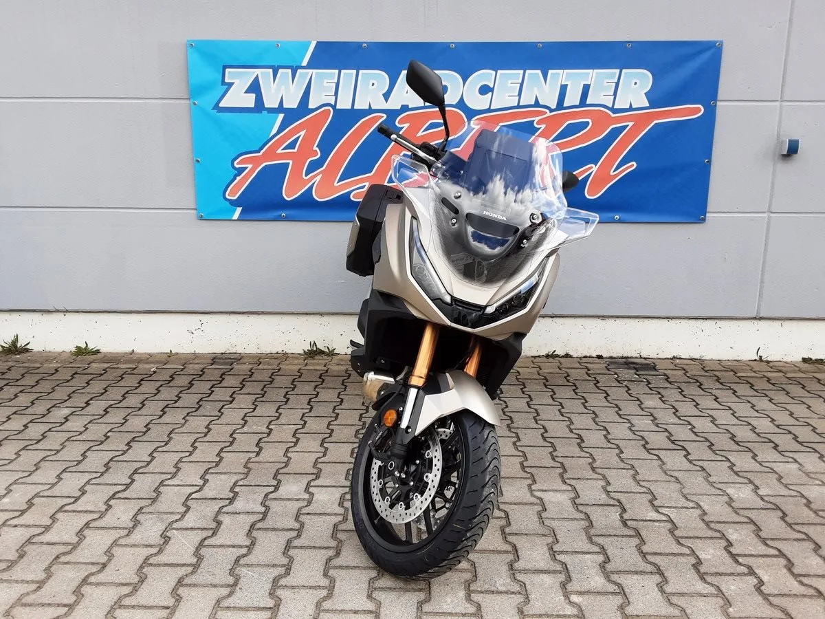 Honda NT1100 DCT Electronic Suspension