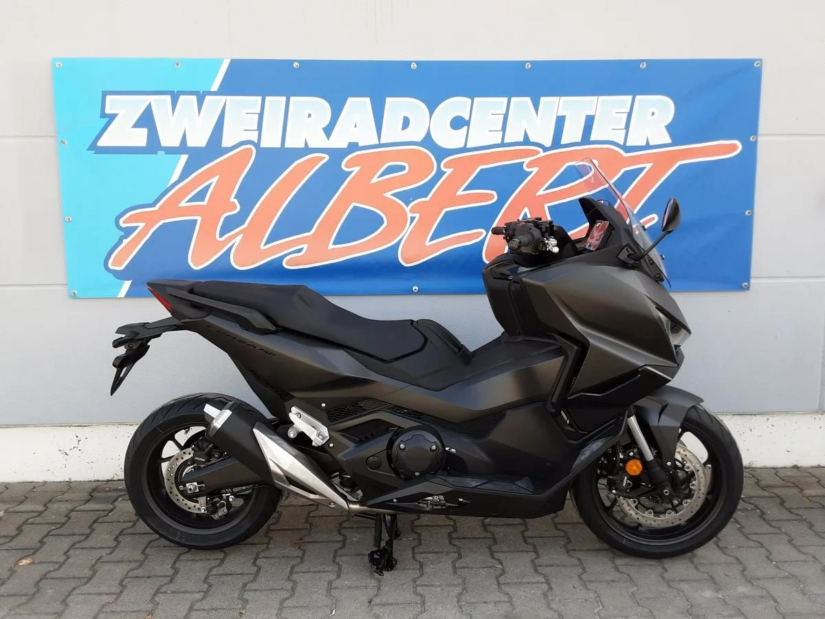 Honda Forza 750