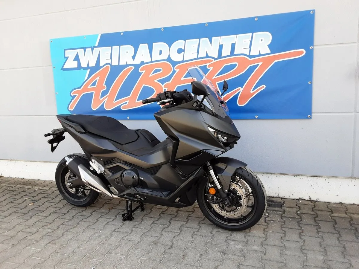 Honda Forza 750