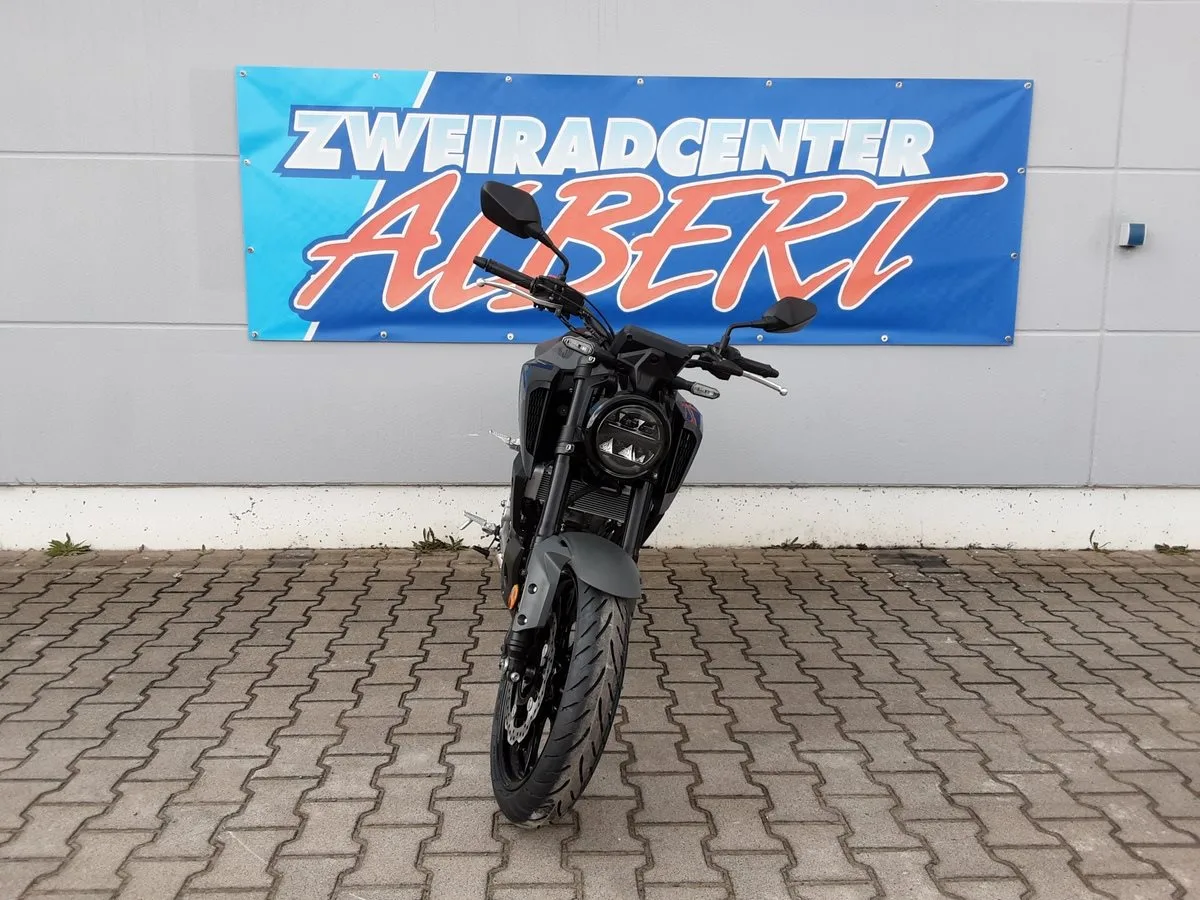 Honda CB125R