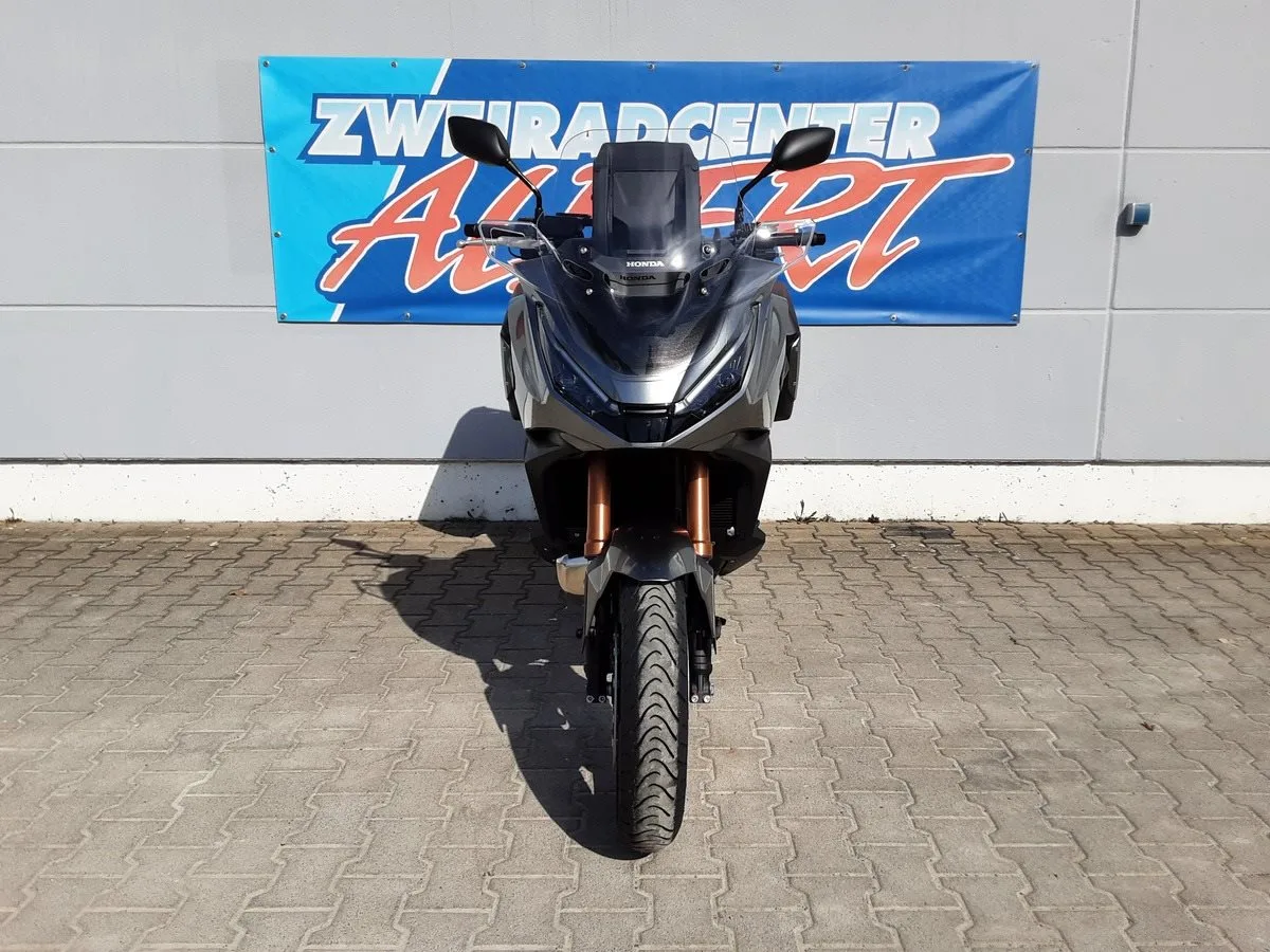 Honda NT1100 DCT Electronic Suspension