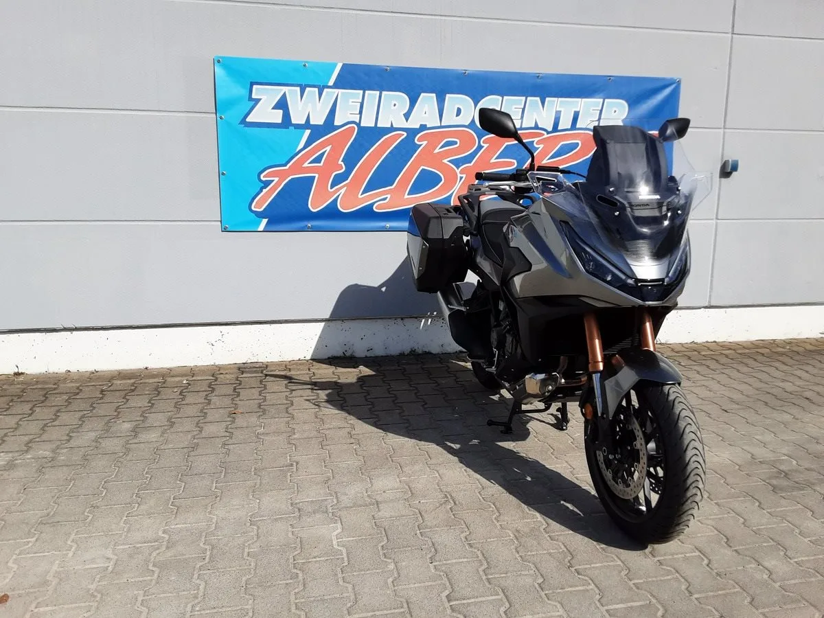 Honda NT1100 DCT Electronic Suspension