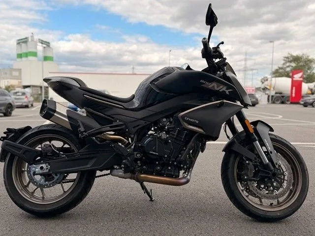 CFMOTO 800NK Sport