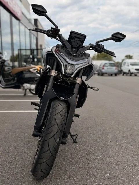 CFMOTO 800NK Sport