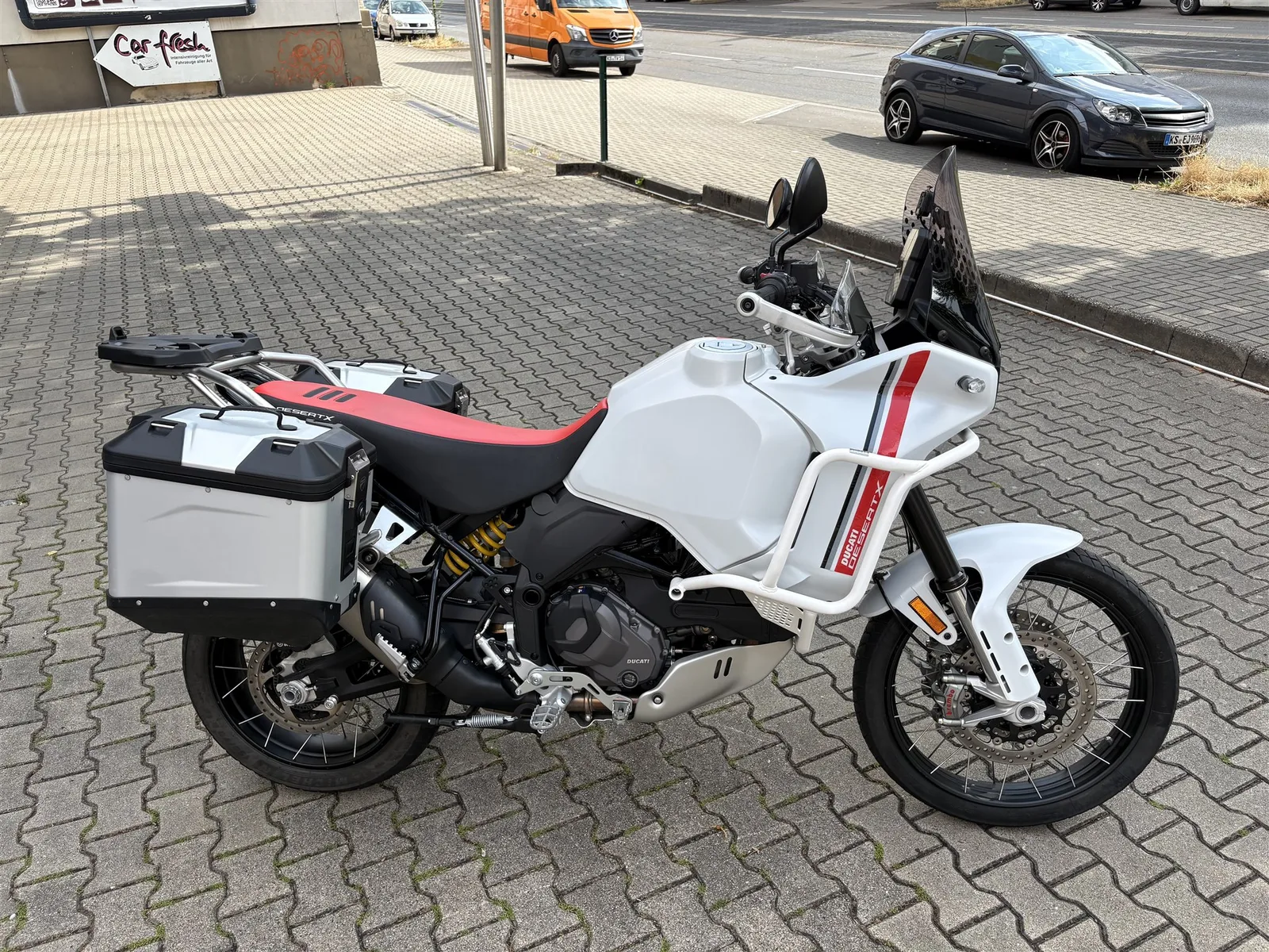 Ducati DesertX 1.Hand, Service, HU neu !