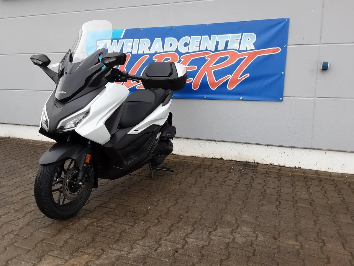 Honda Forza 125