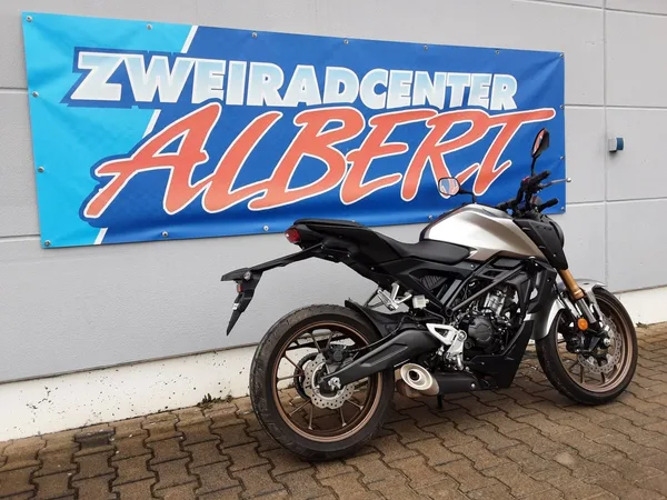 Honda CB125R ABS €5
