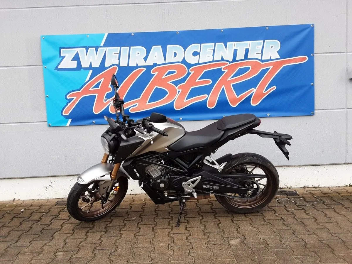 Honda CB125R ABS €5