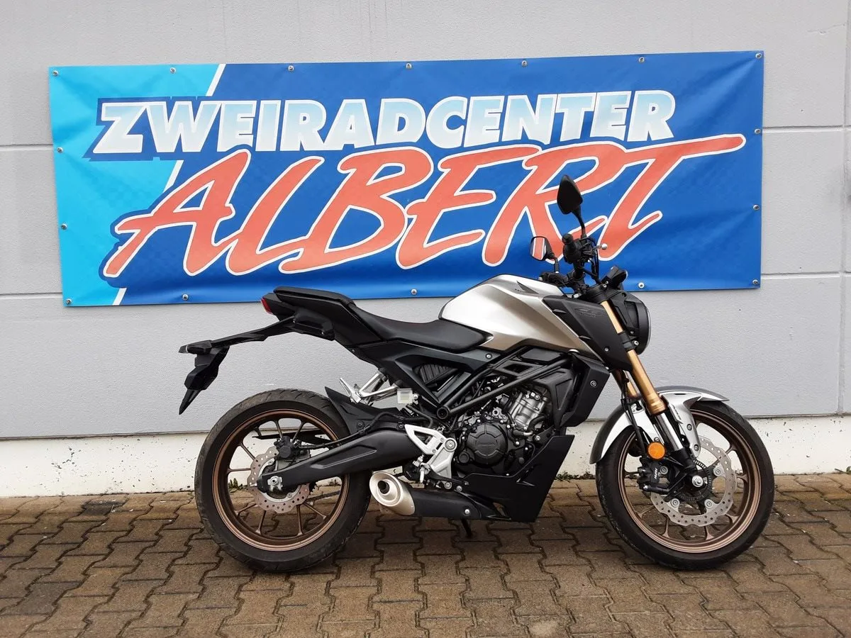 Honda CB125R ABS €5