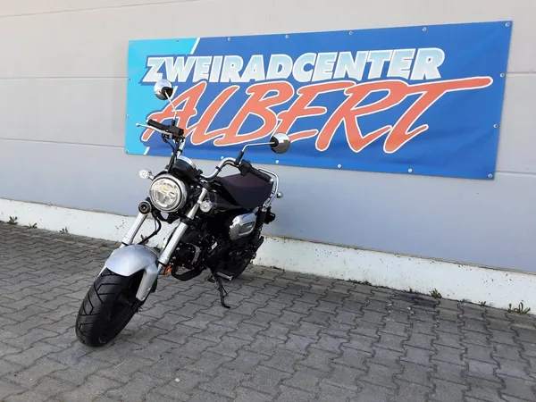 Honda Dax 125