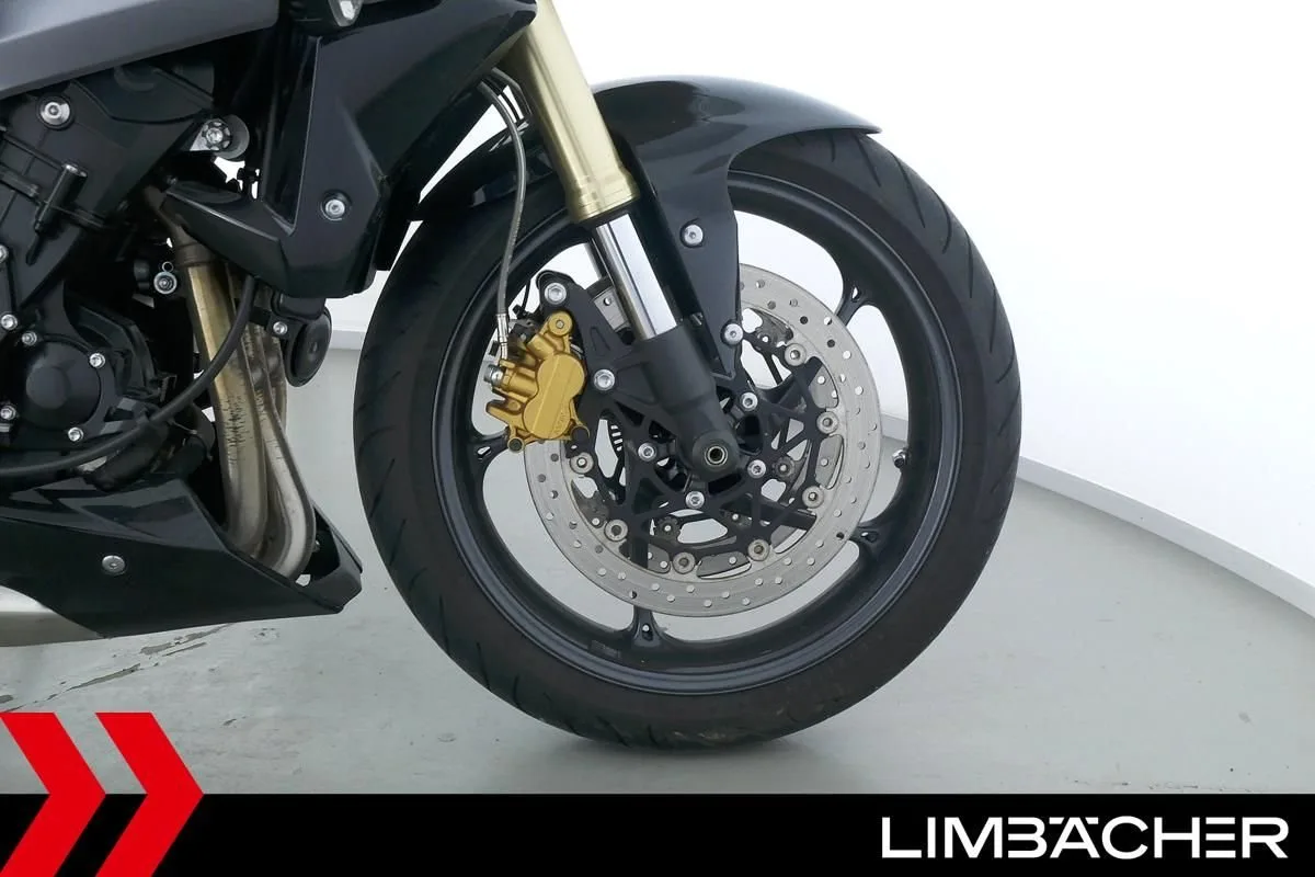Triumph Street Triple