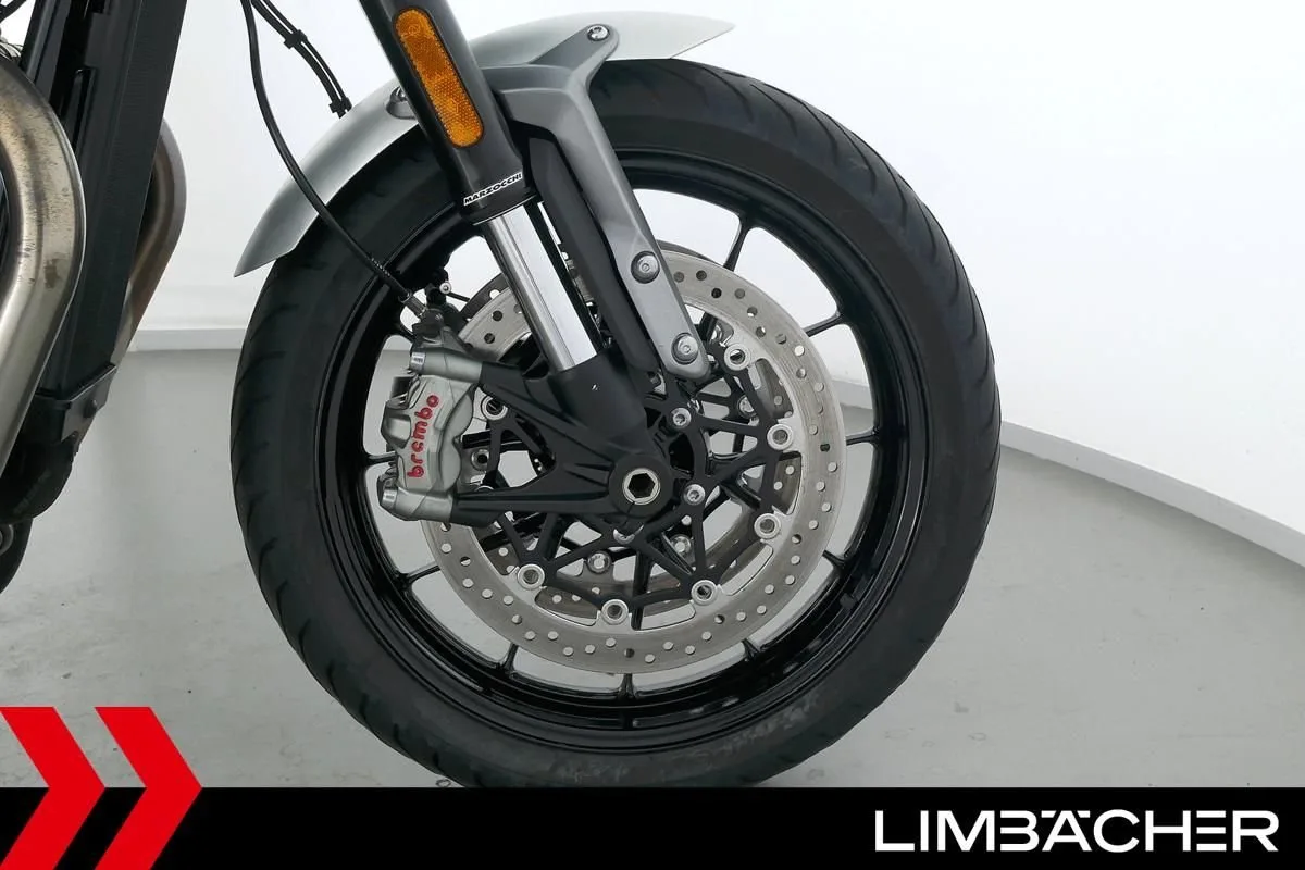 Triumph Speed Twin 1200