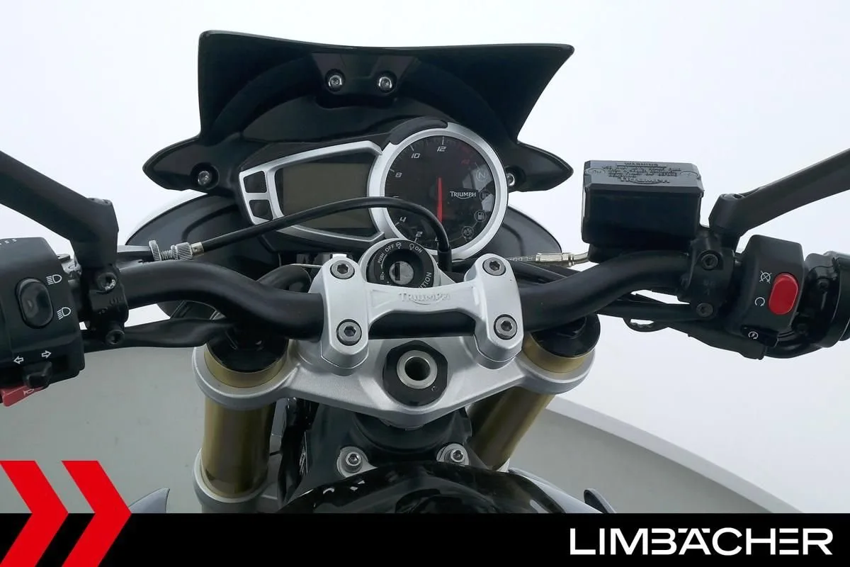 Triumph Street Triple