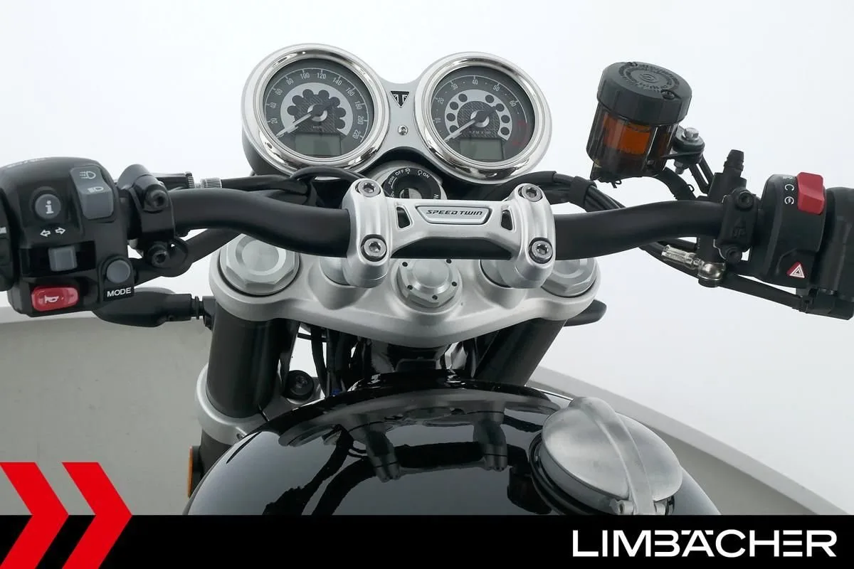 Triumph Speed Twin 1200