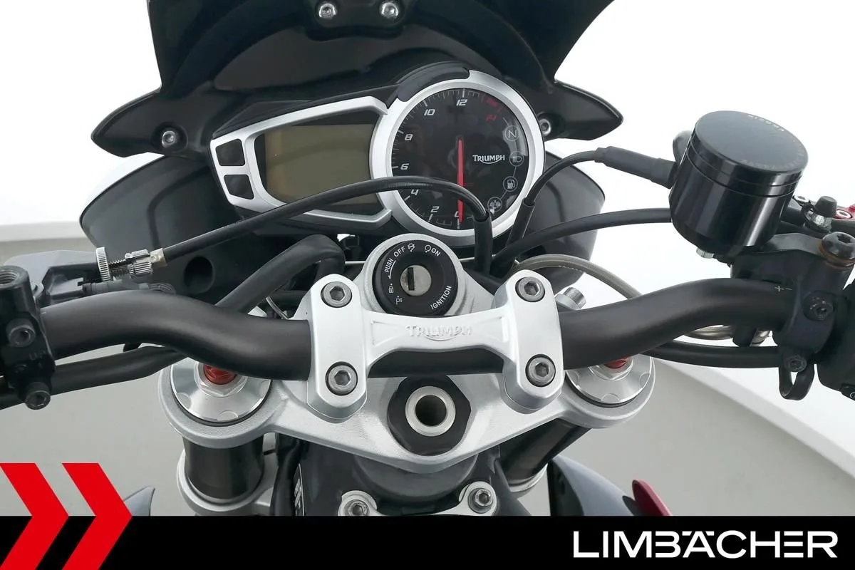 Triumph Street Triple 675 R
