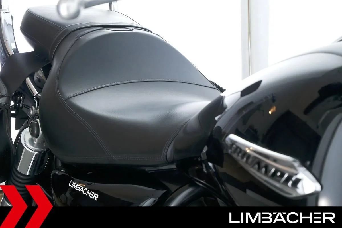 Triumph Thunderbird Storm