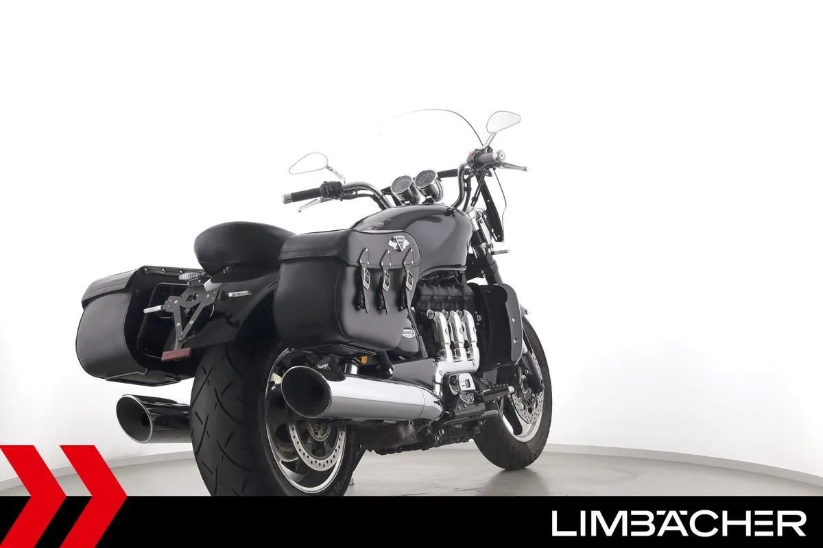 Triumph Rocket III Roadster
