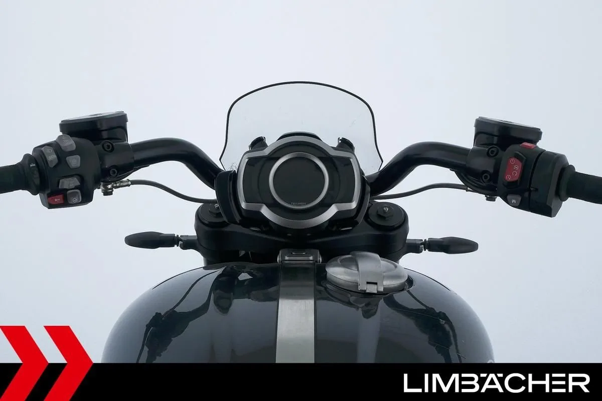 Triumph Rocket 3 Storm GT