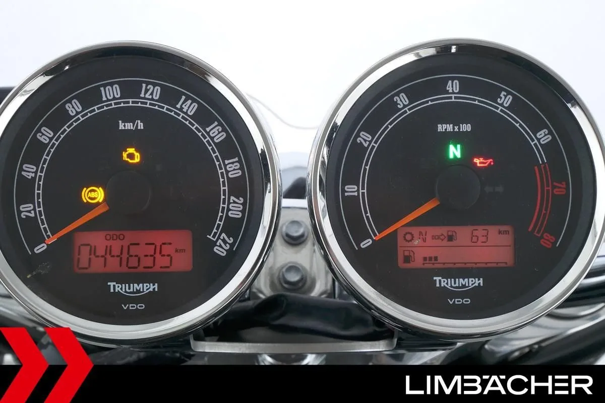 Triumph Rocket III Roadster