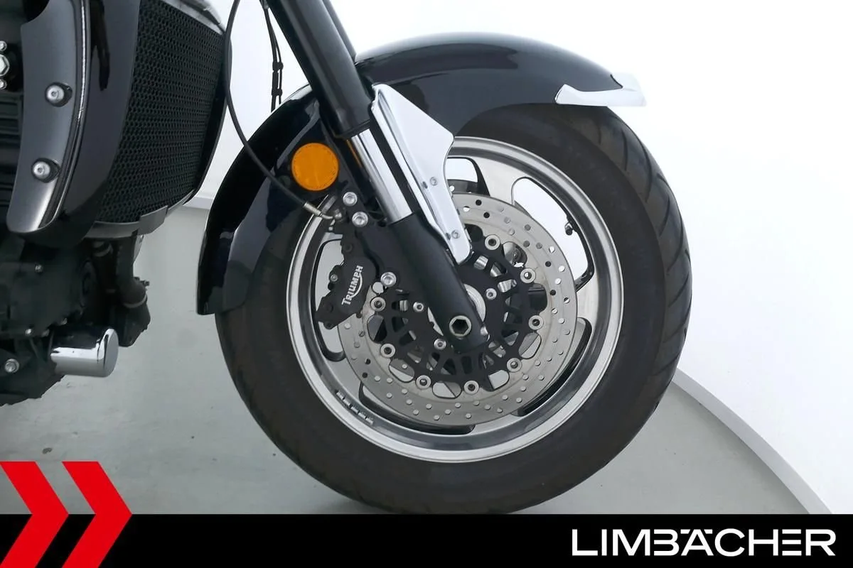 Triumph Rocket III Roadster