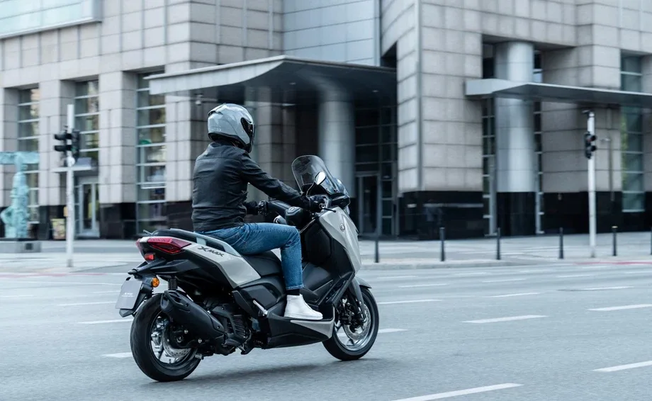 Yamaha XMAX 125 Tech MAX+, MY 2026 - Crystal Graphite