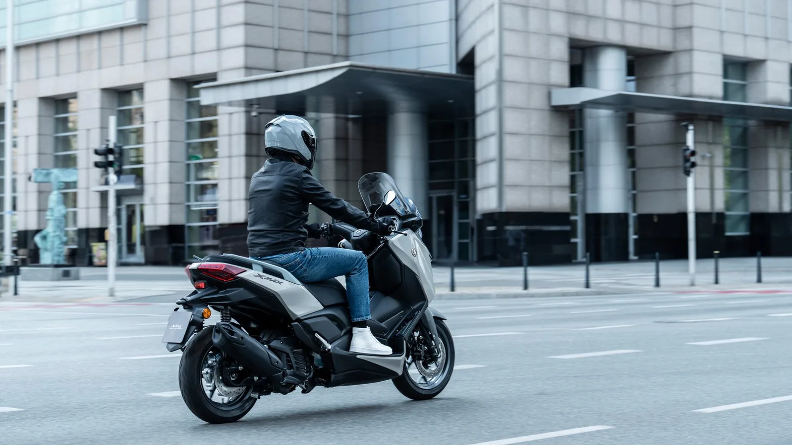 Yamaha XMAX 125 Tech MAX+, MY 2026 - Crystal Graphite