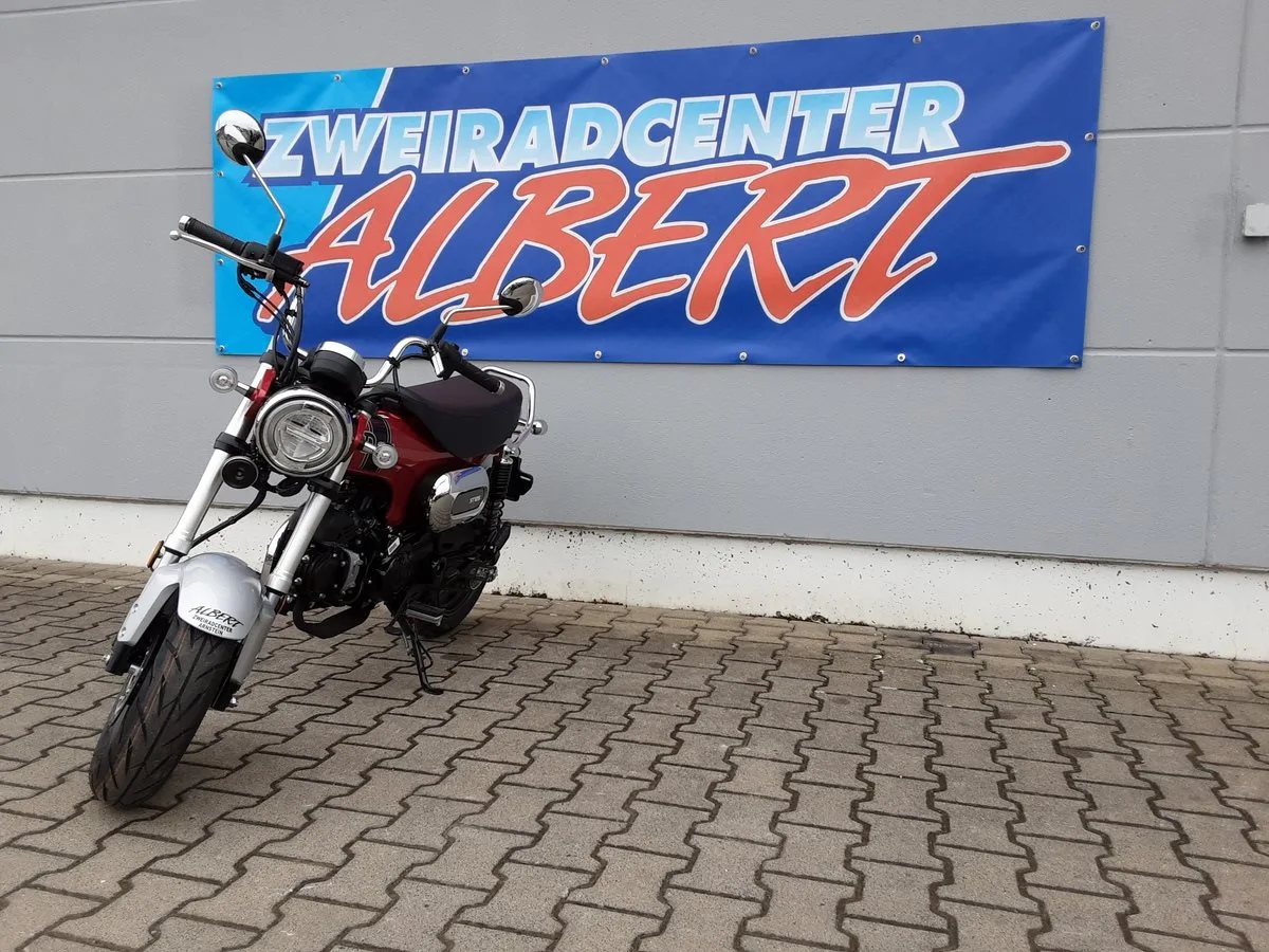 Honda Dax ST 125