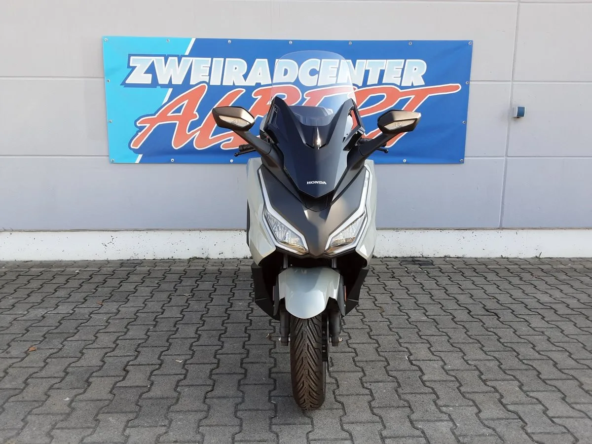 Honda Forza 350