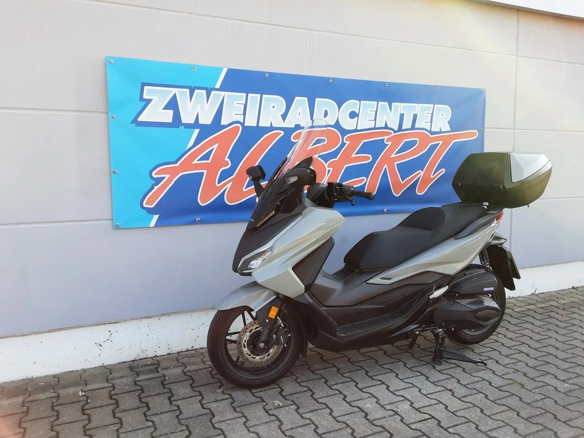 Honda Forza 350