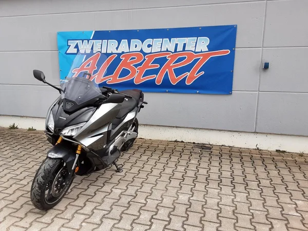 Honda Forza 750