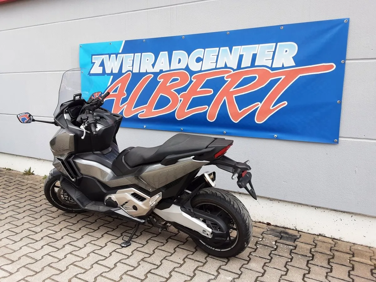 Honda Forza 750