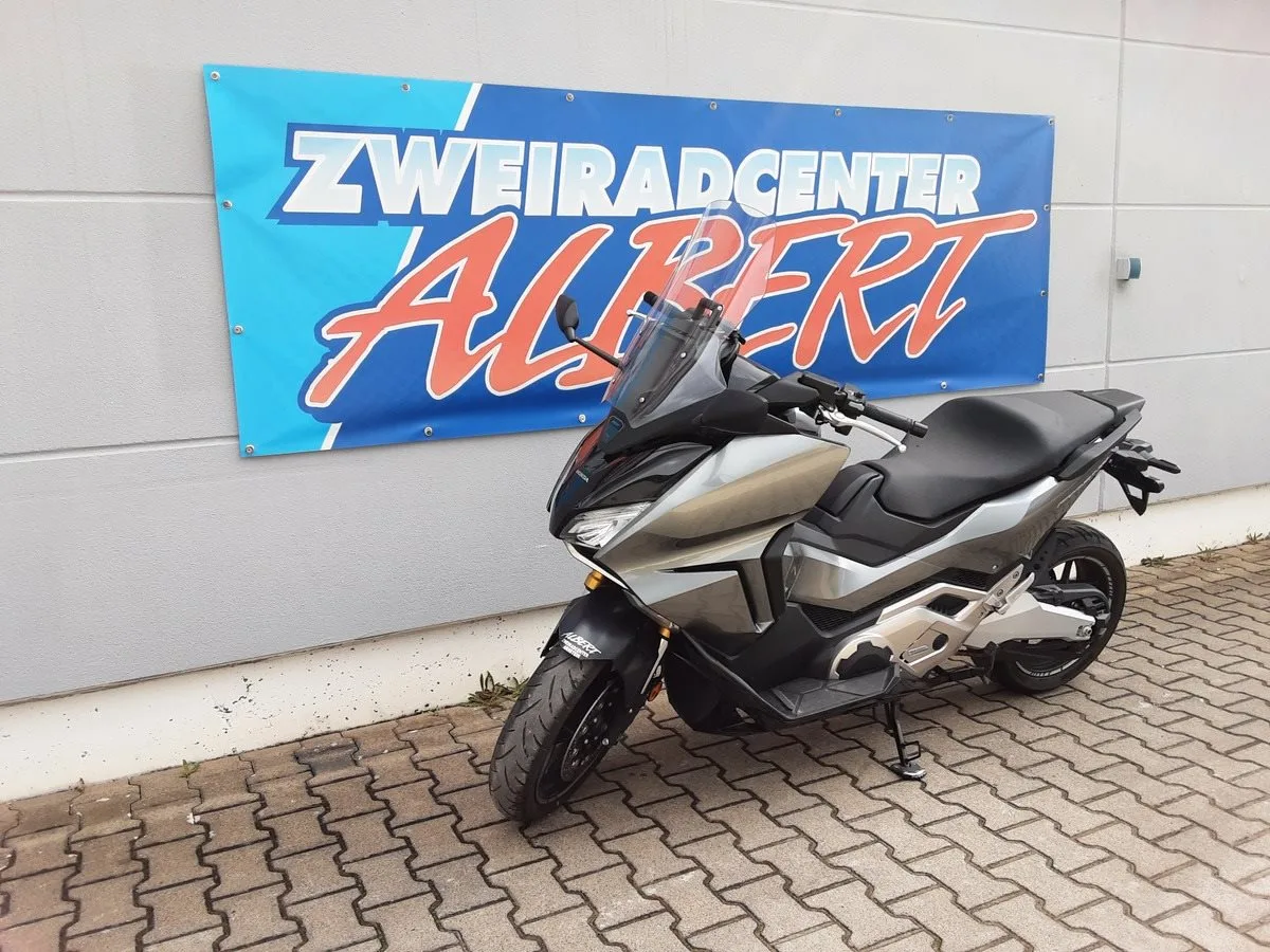 Honda Forza 750