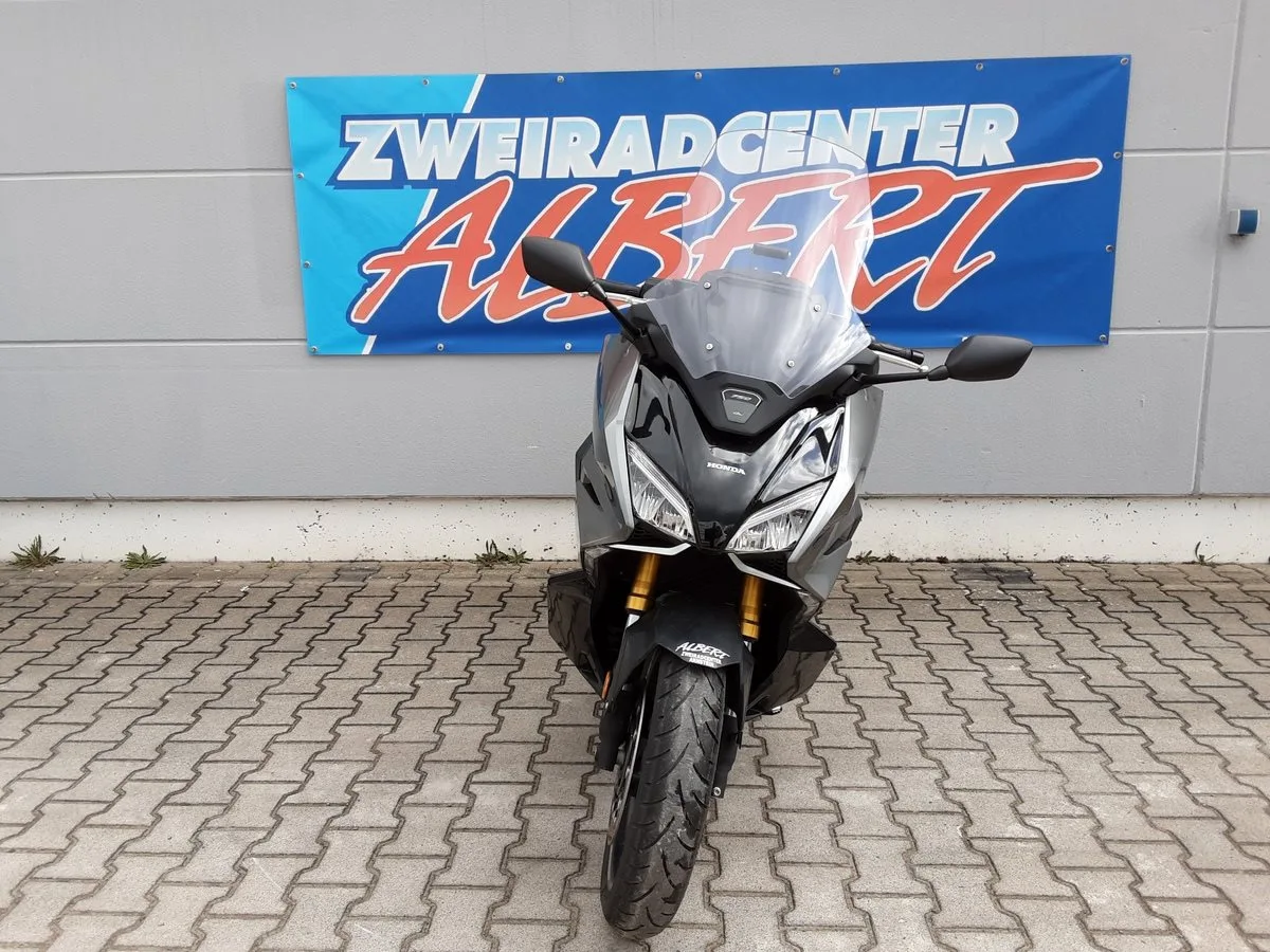Honda Forza 750
