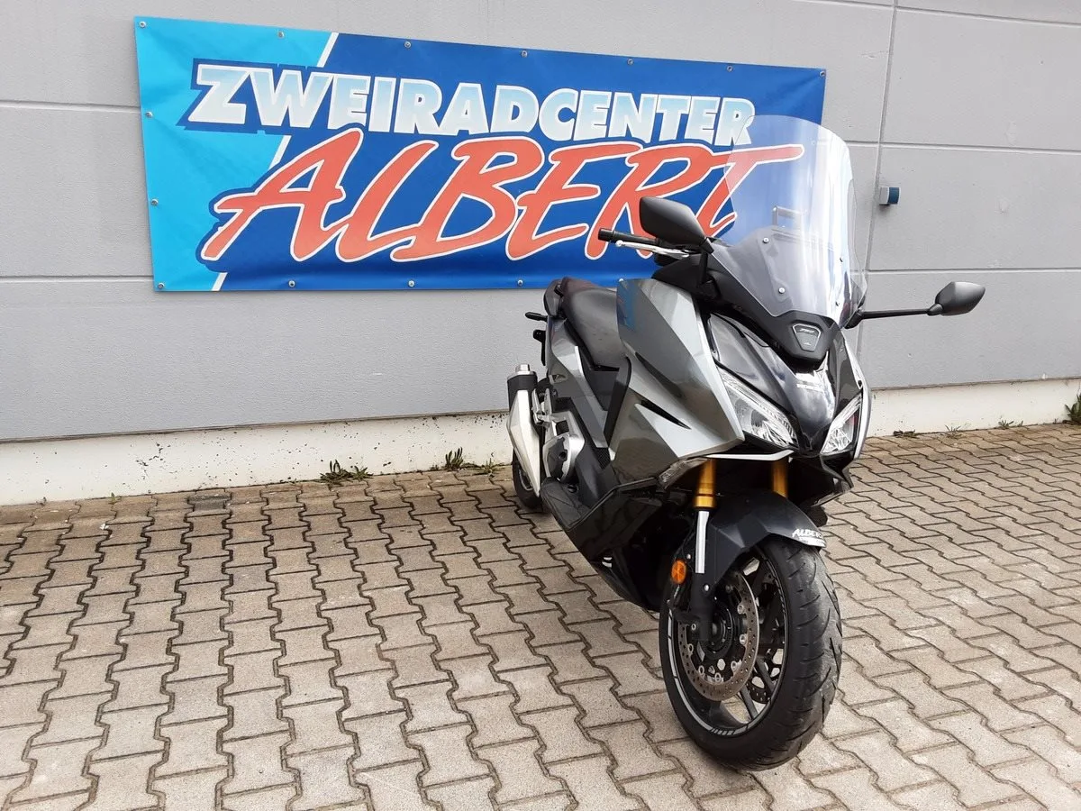 Honda Forza 750