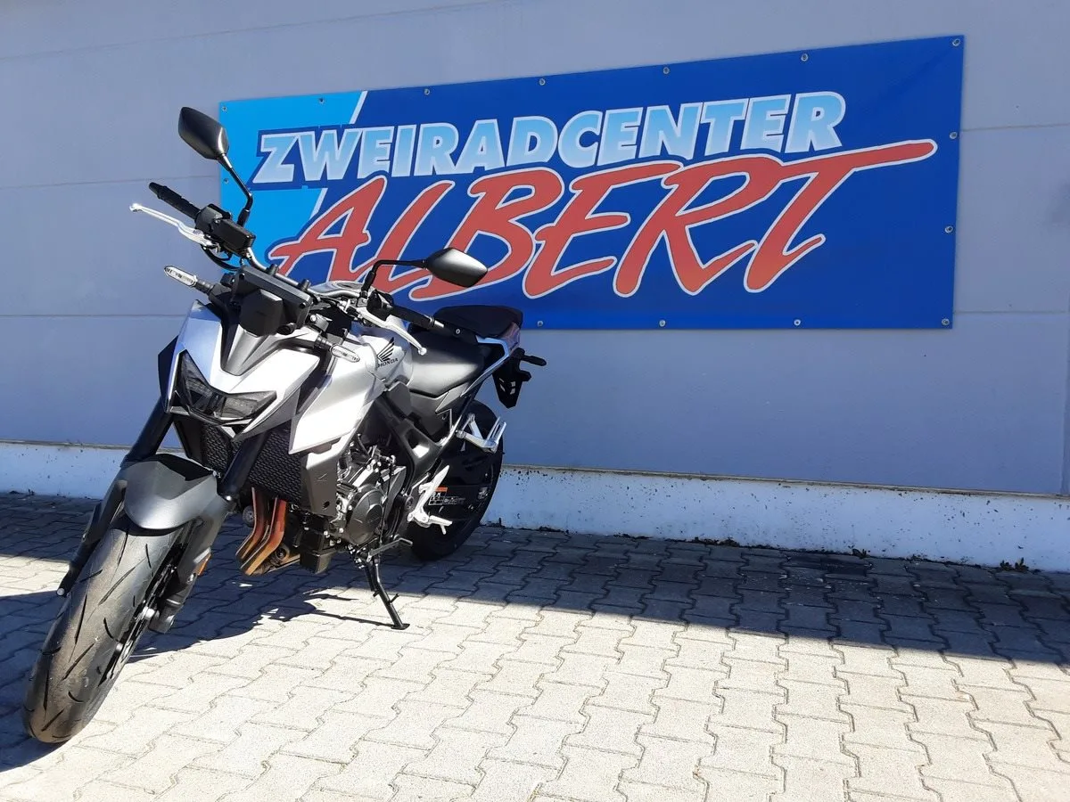 Honda CB750 Hornet €5+