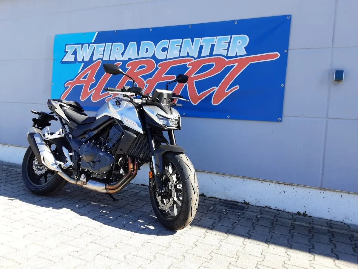 Honda CB750 Hornet €5+