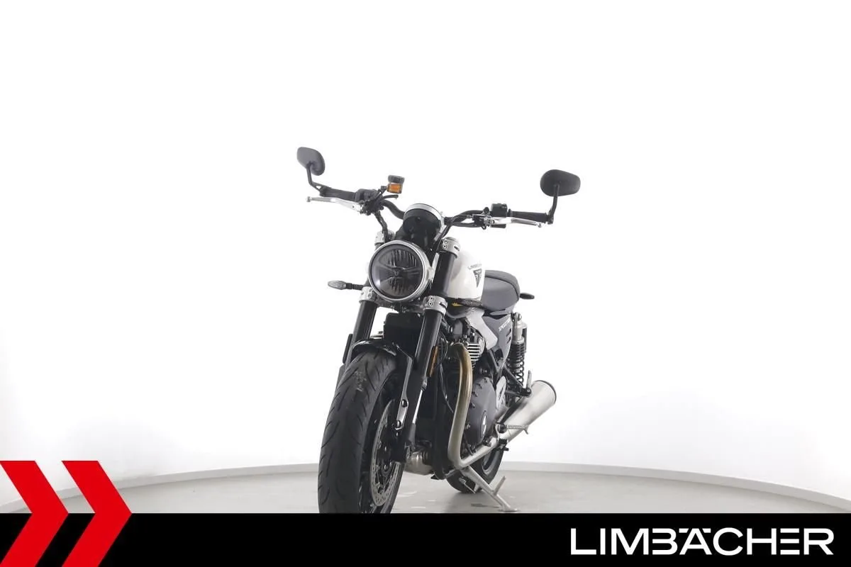 Triumph Speed Twin 1200
